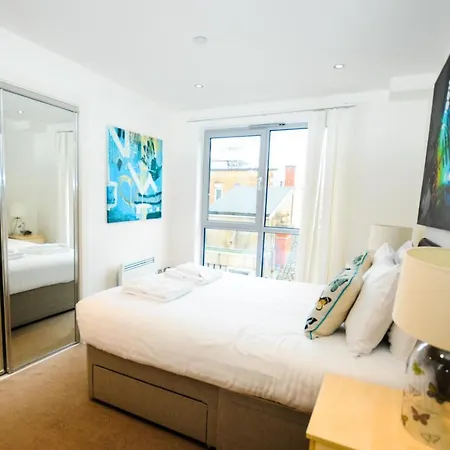 Your Marsh House Apartman Bristol